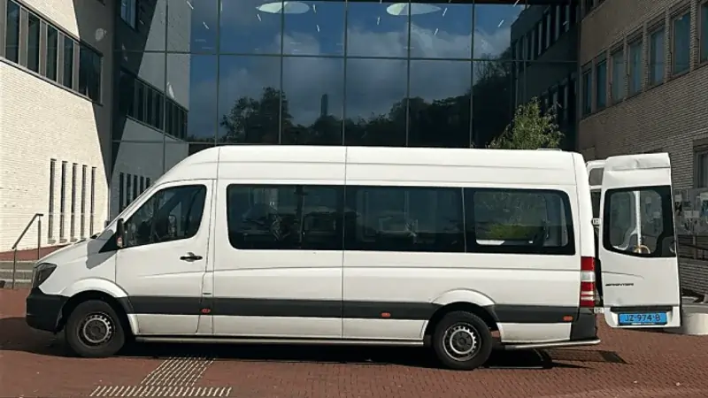 Rolstoelbus voor vervoer vanuit Vught